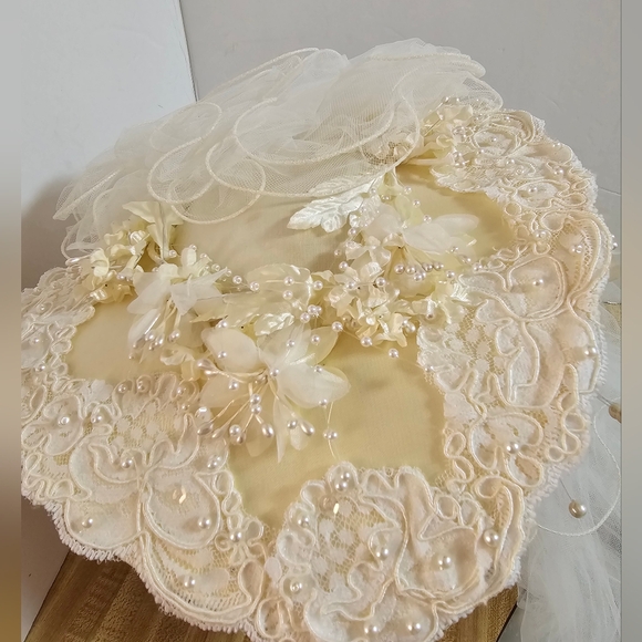 Vtg Ivory Bridal Wedding Hat Tier Tulle Veil Pearl Beaded Headdress *Minor Aging main image 13